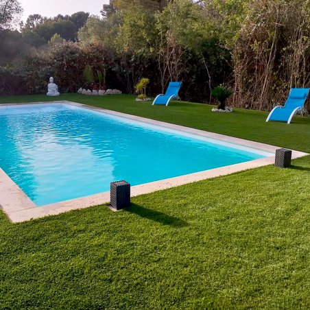 Pelouse synthétique City Toulon, - un espace de vie extérieur accueillant