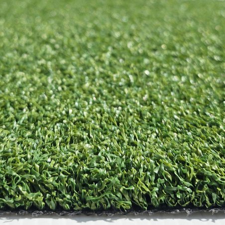 Herbe synthétique verte 15 mm usage golf en largeur 2 m