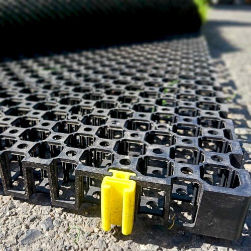 DrainPanels pour drainage efficace sous le gazon Synthétique 1