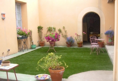 Pose de gazon synthétique sur bitume-beton-carrelage